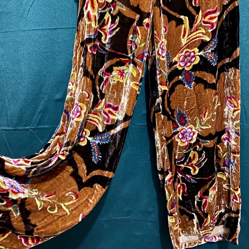 Velvet Anthropologie pants floral design size 6